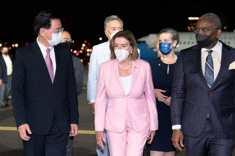 Bắc Kinh triệu tập Đại sứ Mỹ vì chuyến thăm Đài Loan của bà Pelosi
